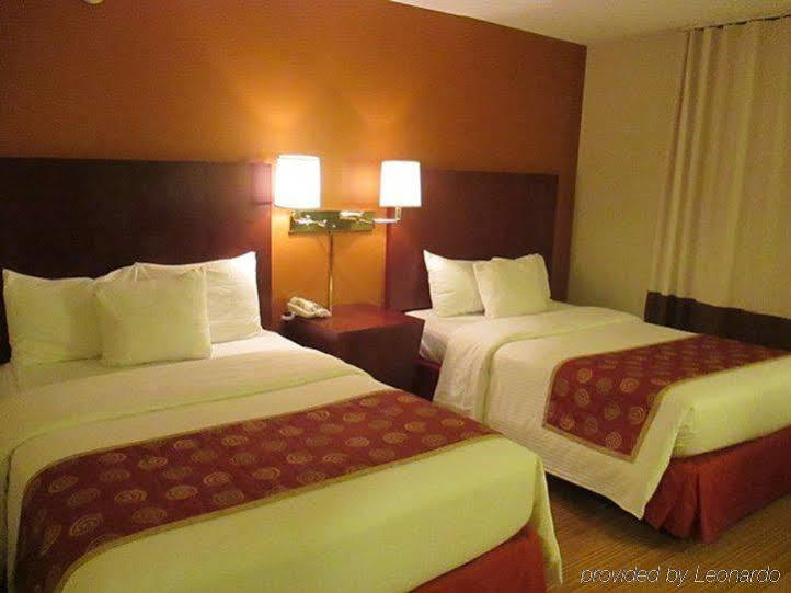 Red Carpet Inn And Suites פלימות' מראה חיצוני תמונה