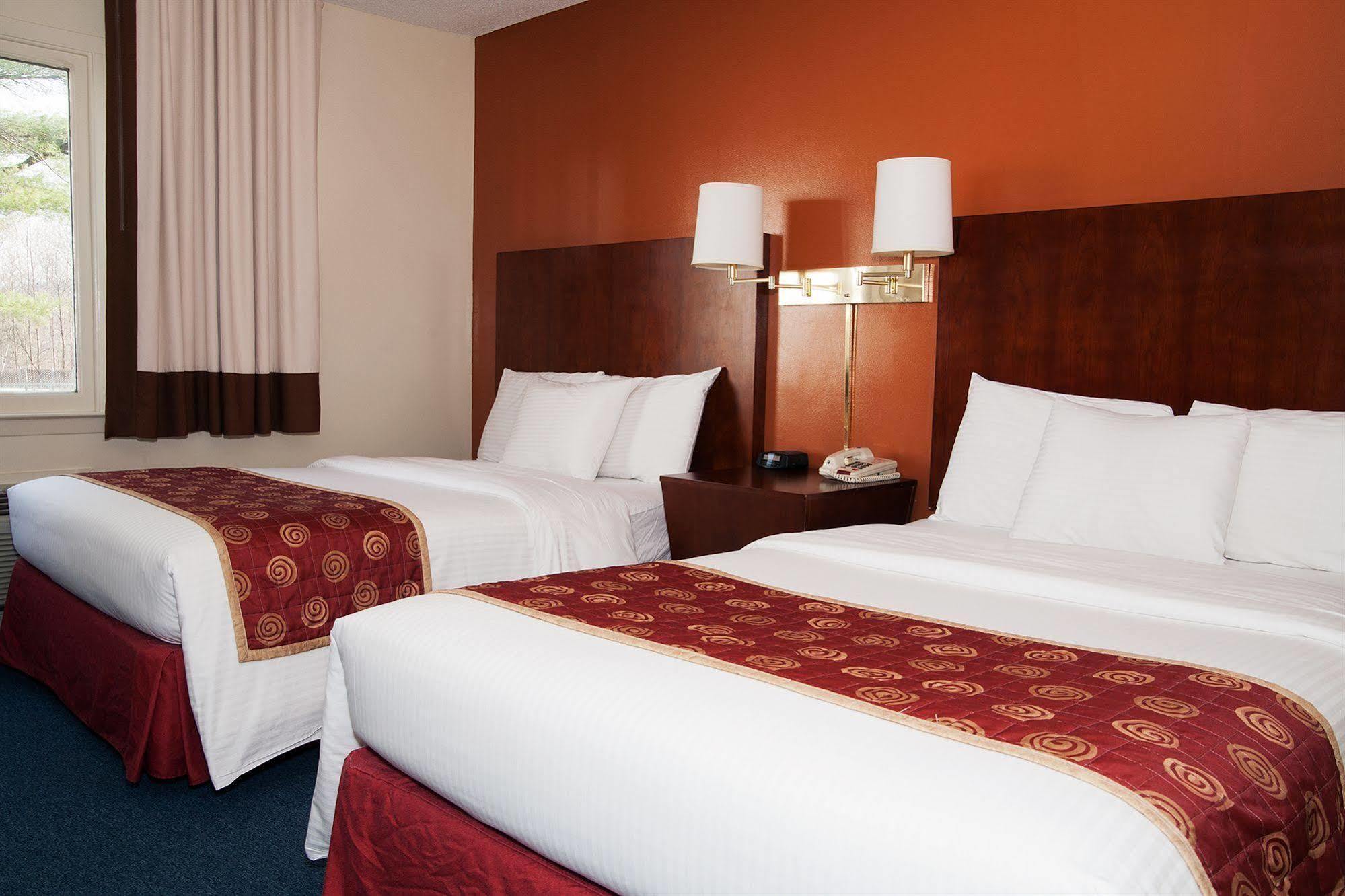Red Carpet Inn And Suites פלימות' מראה חיצוני תמונה