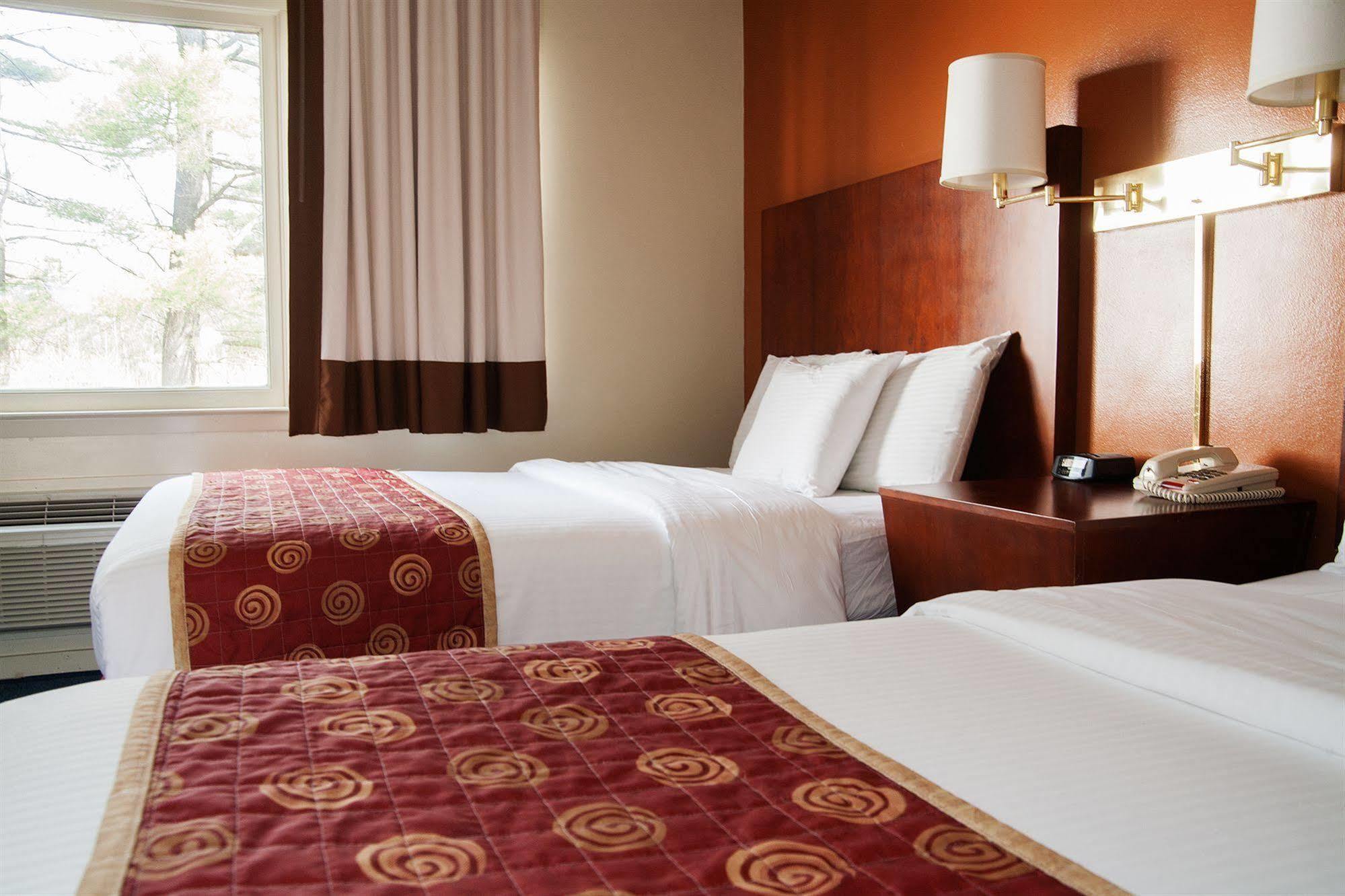 Red Carpet Inn And Suites פלימות' מראה חיצוני תמונה