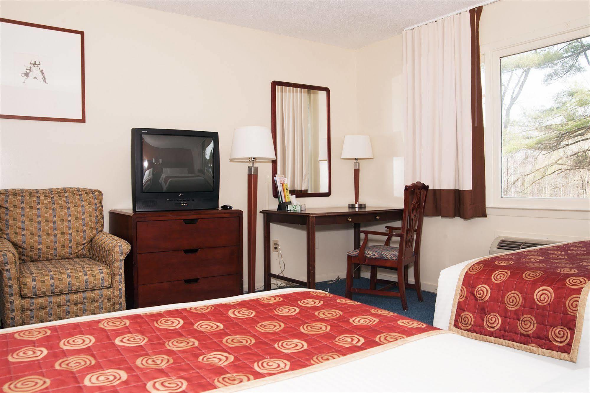 Red Carpet Inn And Suites פלימות' מראה חיצוני תמונה